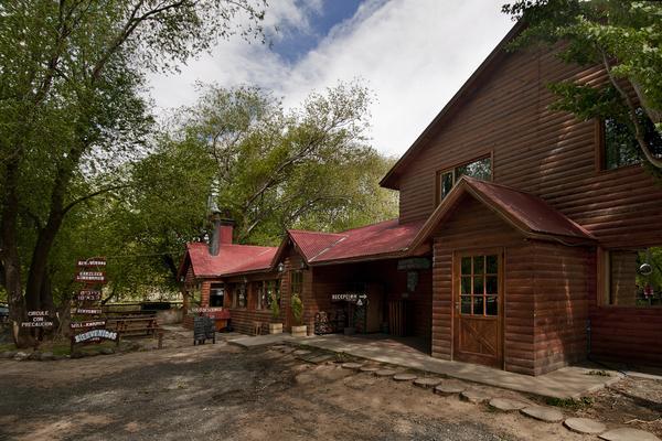 Camping Y Hostal El Ovejero El Calafate Bagian luar foto