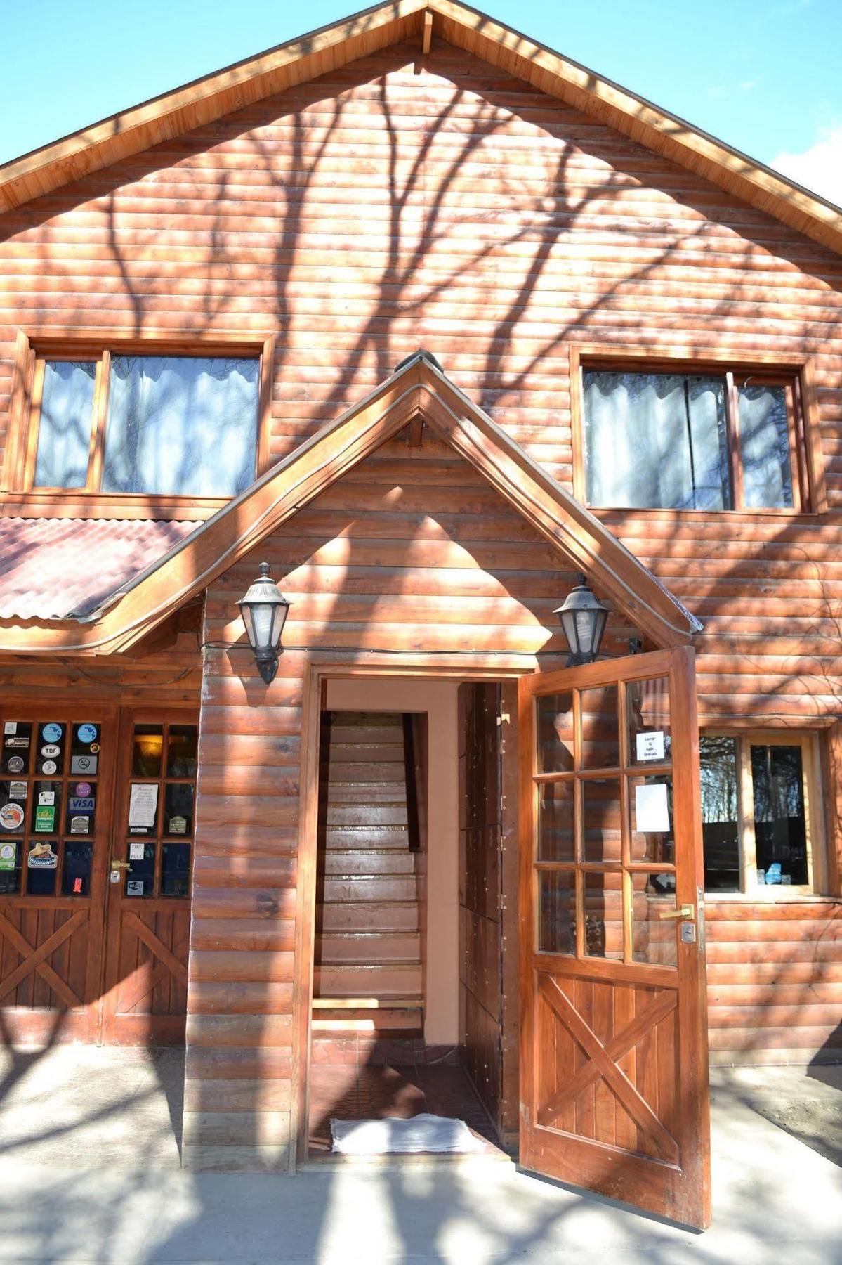 Camping Y Hostal El Ovejero El Calafate Bagian luar foto