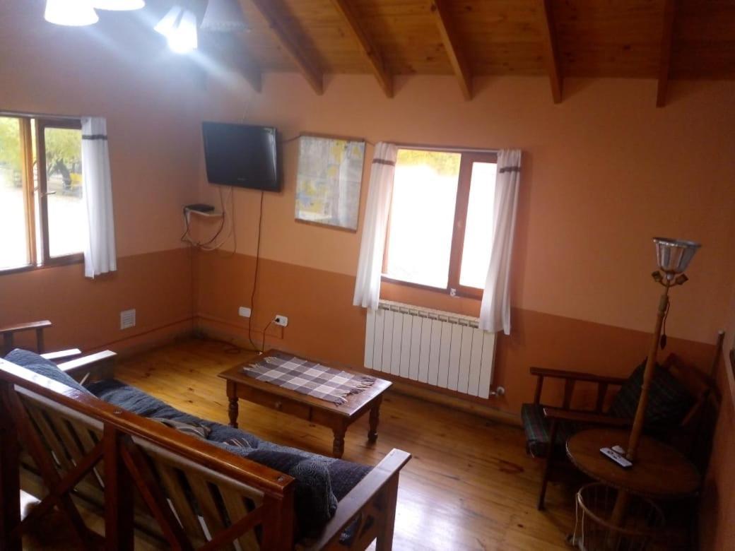 Camping Y Hostal El Ovejero El Calafate Bagian luar foto